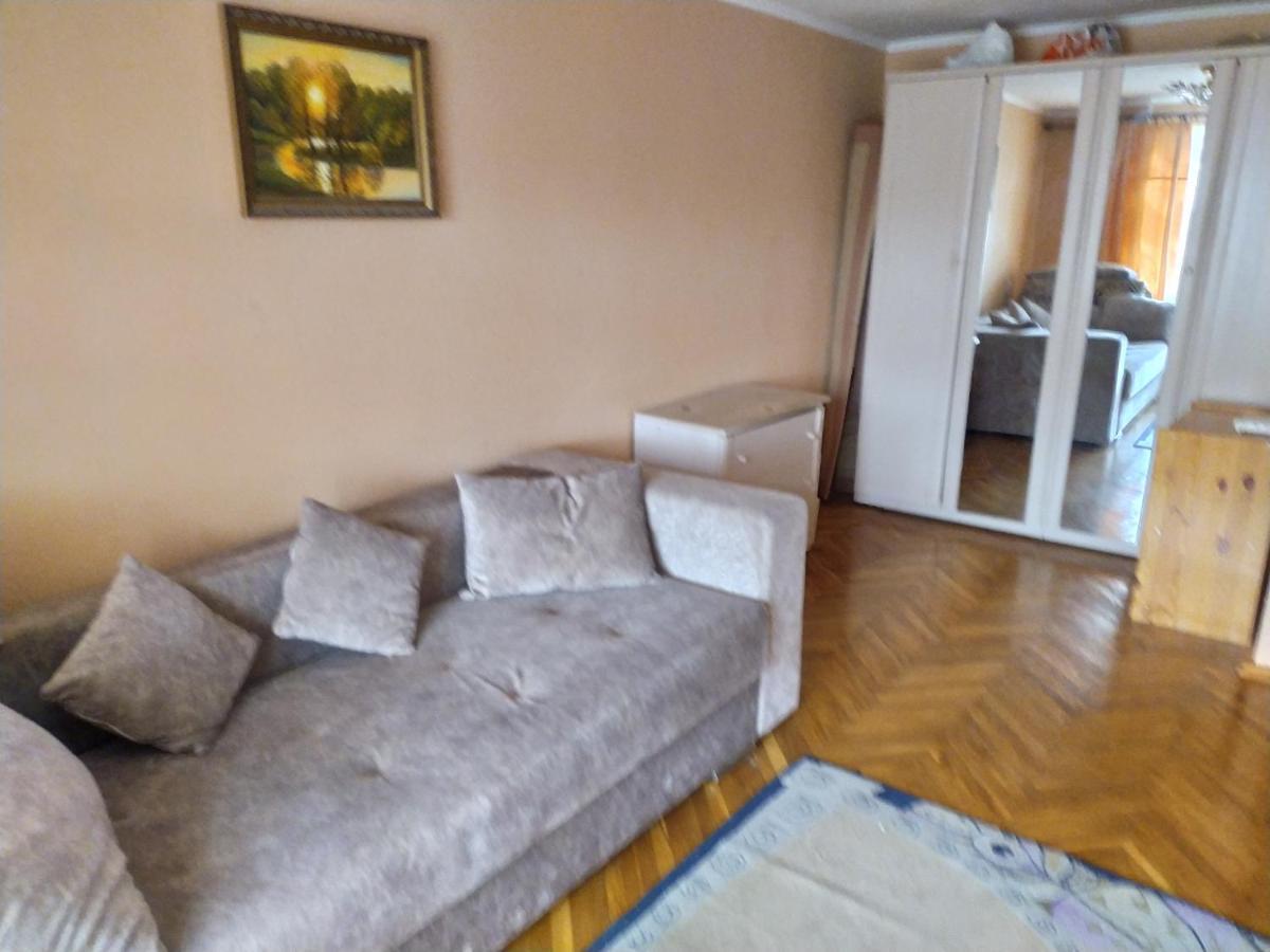 Apartment On Oktyabrskaya 105 Μπομπρούισκ Εξωτερικό φωτογραφία